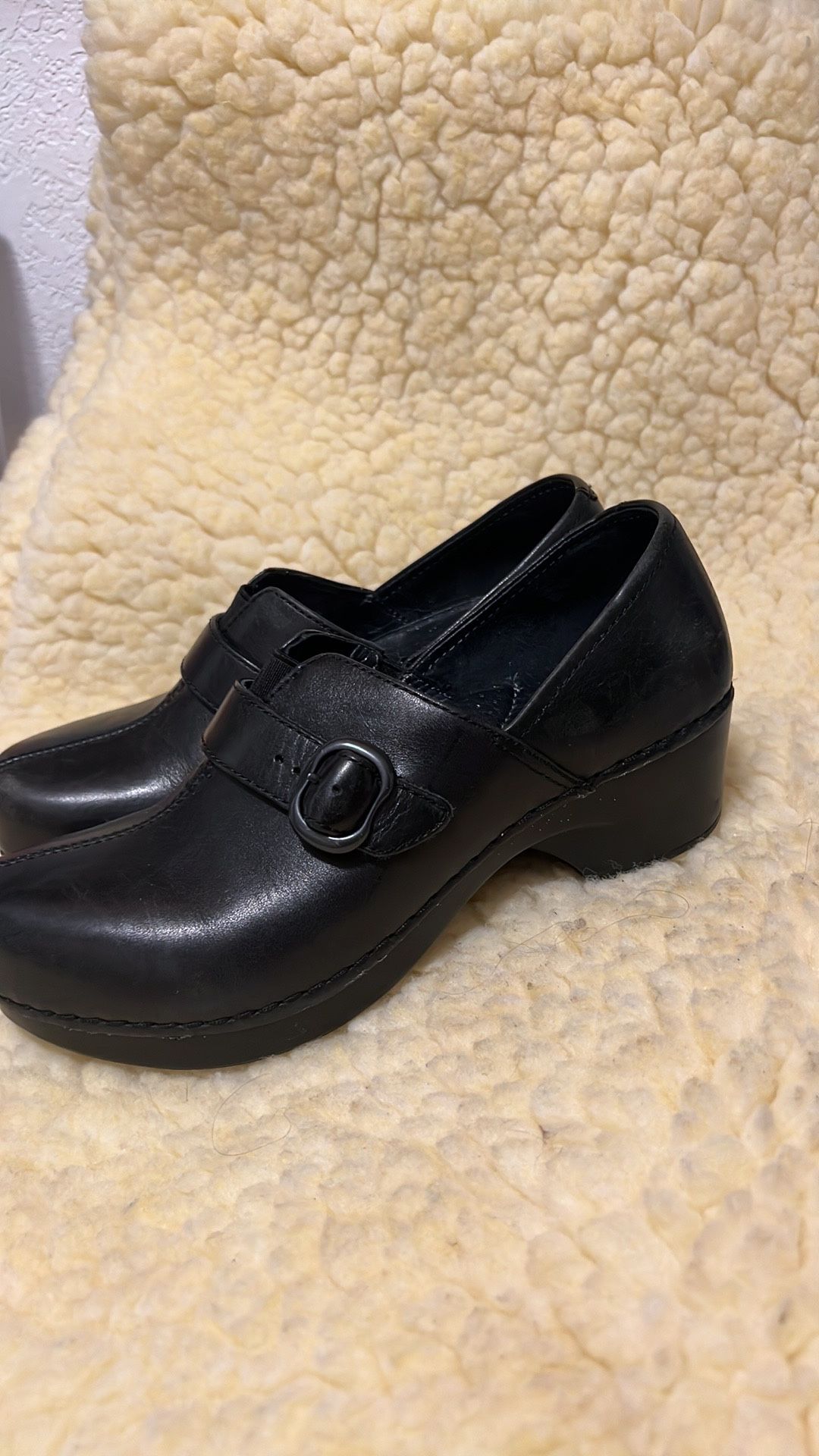 Dansk Danish Clogs 6.5 / 7 Black Leather womens shoes mules