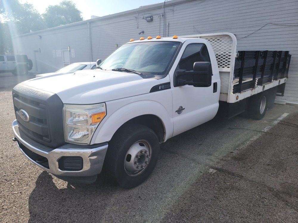 2011 Ford F-350 Flatbed With Liftgate