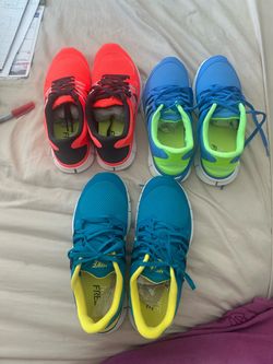 Discontinued size 9 women Nike  brand new  each one is 70$
