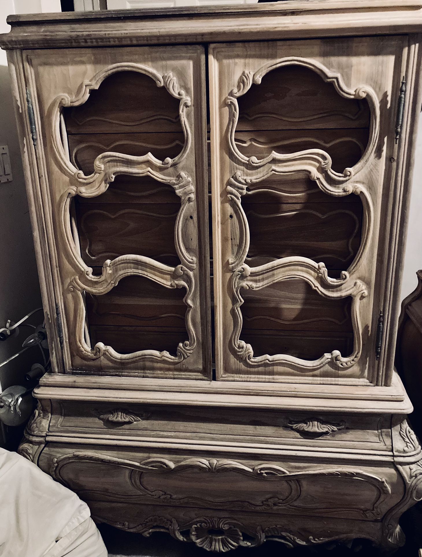 Rare Vintage French Provincial Five Piece Bdrm Set Sanded Down Ready for Paint or Stain