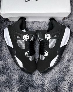 Jordan 4’s White Thunder