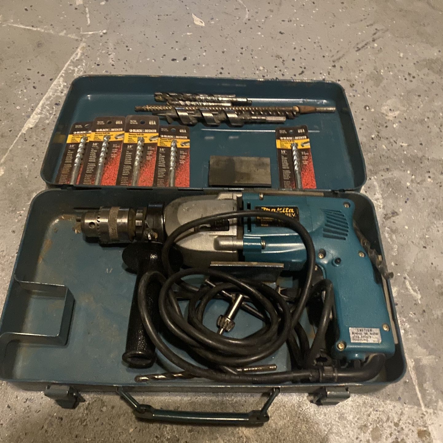 Makita HP2010N 6 Amp 3/4-Inch Variable Speed Depth Guage Corded Hammer Drill