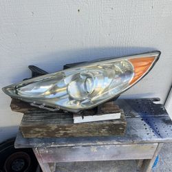 HYUNDAI SONATA HEADLIGHT ASSEMBLY 
