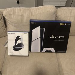 PS5 Console Controller And Headset