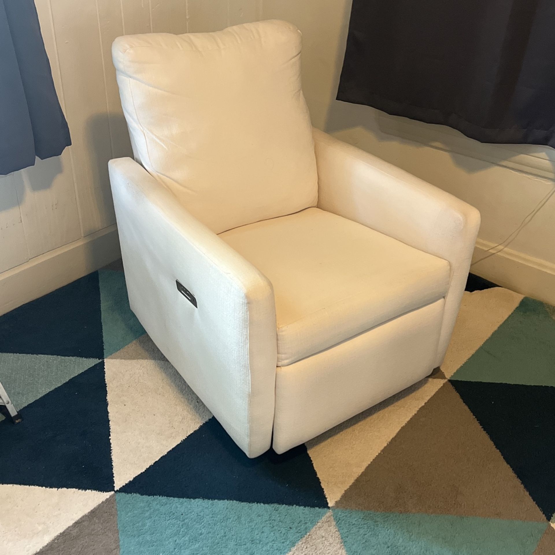 Olio Reclining Nursing Chair