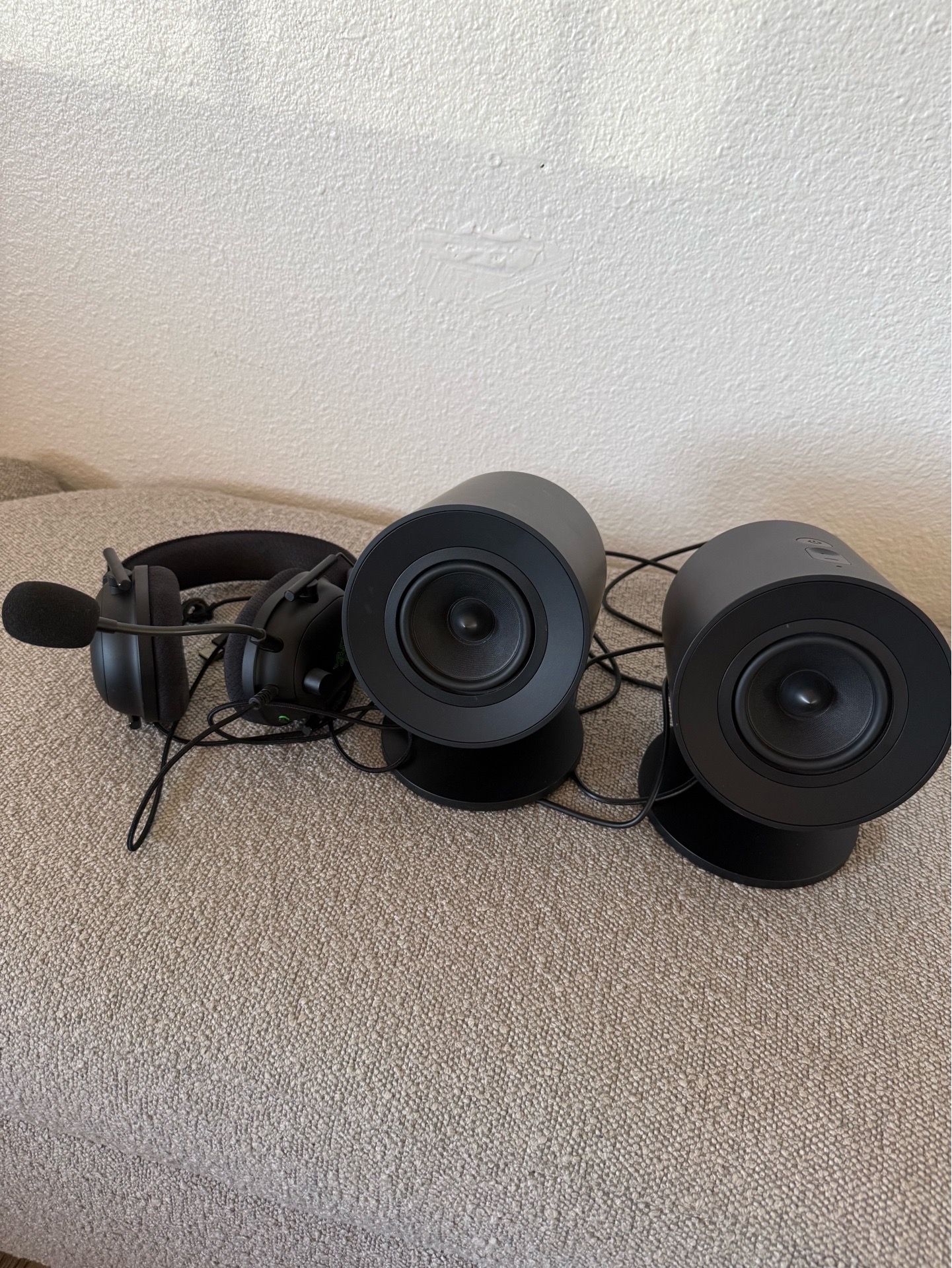 Speaker and headphones