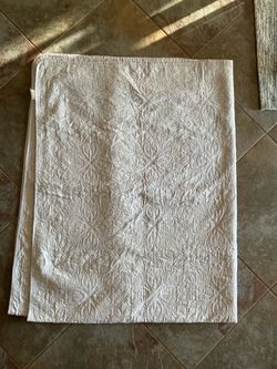 Light Grey Twin Size Quilted Bedspread / Coverlet