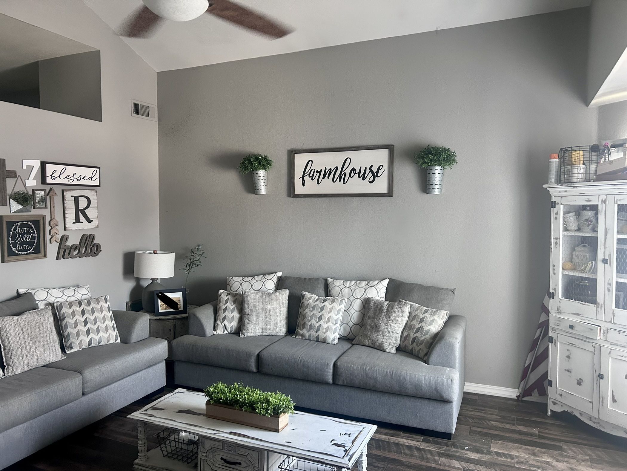 Farmhouse Living Room Set (couches SOLD) for Sale in Pumpkin Center, CA