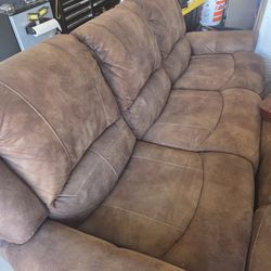 Free Reclining Sofa 