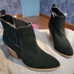 Women's Crown Vintage Booties Heel Ankle  - Size 8m Black