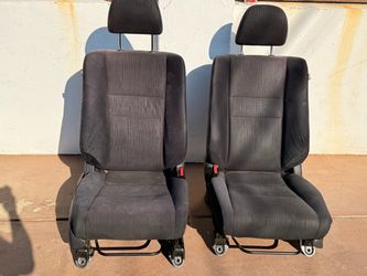 2012 Honda accord 4DOOR front seats
