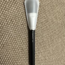1 MAC Makeup Brush 127S Split Fiber Face Brush 