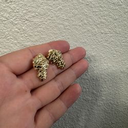 10k Gold Nugget Earring