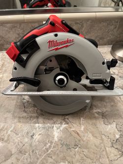 Milwaukee circular saw 71/4