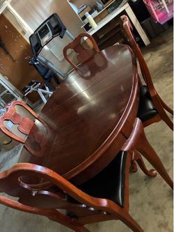 Table 4 chairs