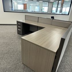 *** Office Desk/cubicle With Partition Panels***