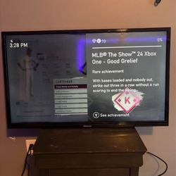 Hisense TV 36.5 inches 