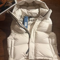 Aritzia Super Puff Vest