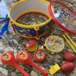 Mickey And Friends Drum Set