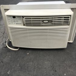 Very Good Condition Frigidaire Air Conditioner 
