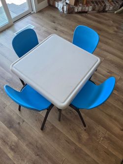 Kids lifetime table and chairs