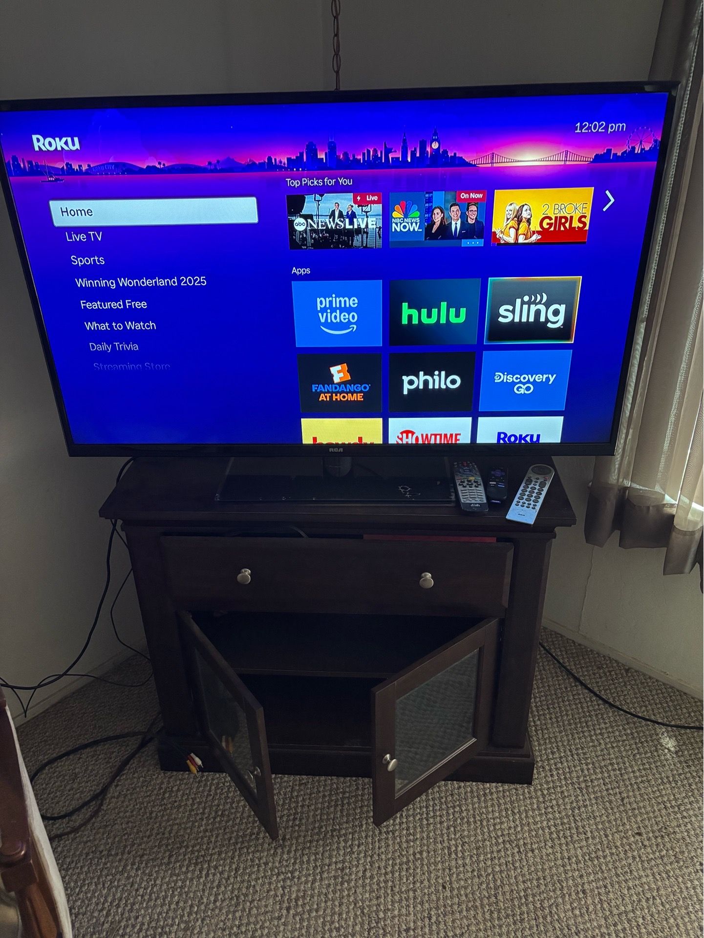 Tv stand and 55’ tv