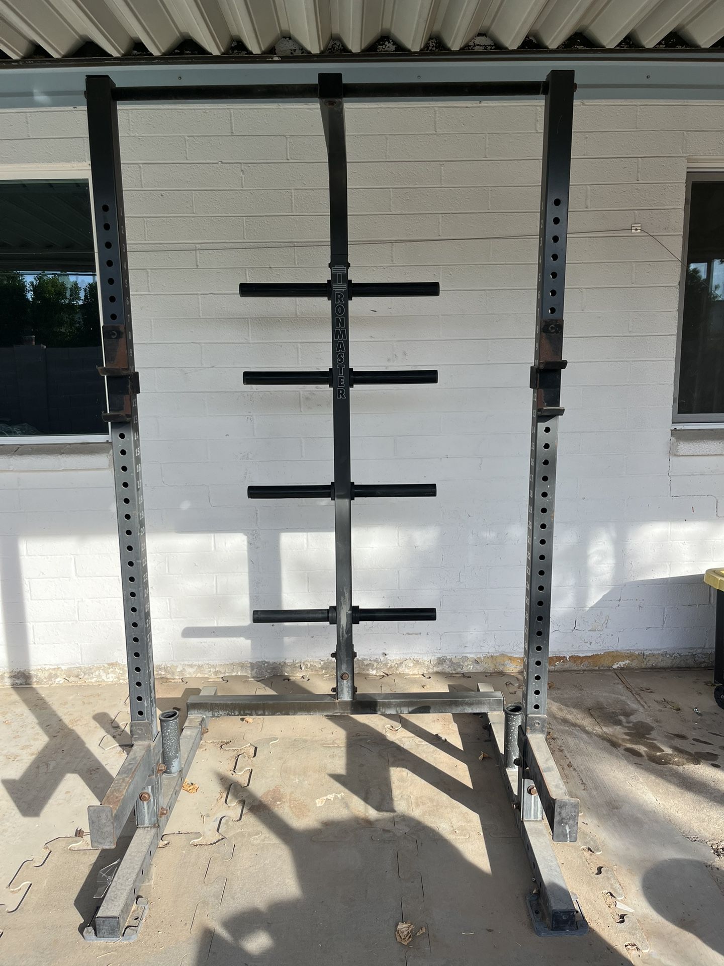 IRONMASTER IM1500 Half Rack
