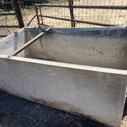 Stock Tank- Galvanized 200 Gallon 