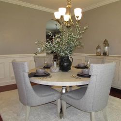 Bernhardt Dining Table And Chairs