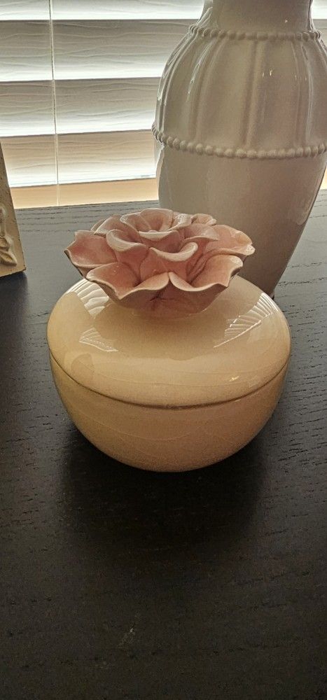 Unique Ceramic Flower Jewelry Box