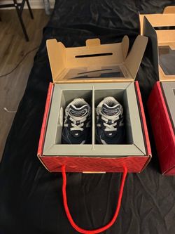 Brand new New Balance 990v6 Crib Bungee baby shoes, size 1. Never worn and still in the original boxes.