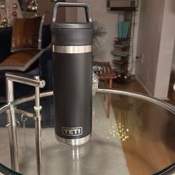 YETI 18 Oz Insulated Tumbler With Separate Drink Spout 