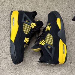 Jordan 4 Retro Thunders 
