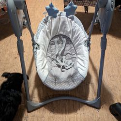 Graco Slim Spaces Compact Swing