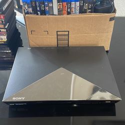Sony Blu Ray DVD player BDP-S5200 & DVDs