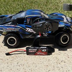 Traxxas Slash 4x4 Vxl With Clipless Body! Will Come With A 3s Lipo Battery And Remote