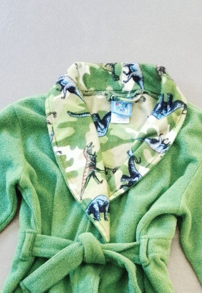 Children's Size 7 Dinosaur Robe (like New!)