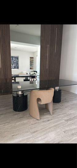 Modern  zeo accent chair , Tan color