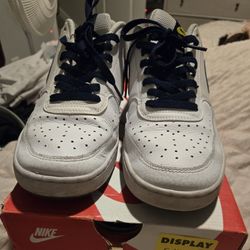 Mens Size 10 Nike W/ Box