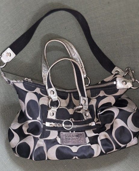 Authentic Coach Signature Purse