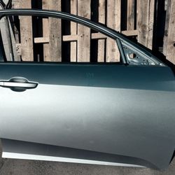 2016 Honda Civic RH Front Passenger Door – OEM – Lunar Silver Metallic (NH830M)