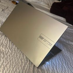 Asus Vivobook Laptop 