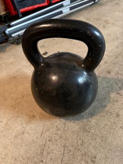 Cap 70lb kettlebell