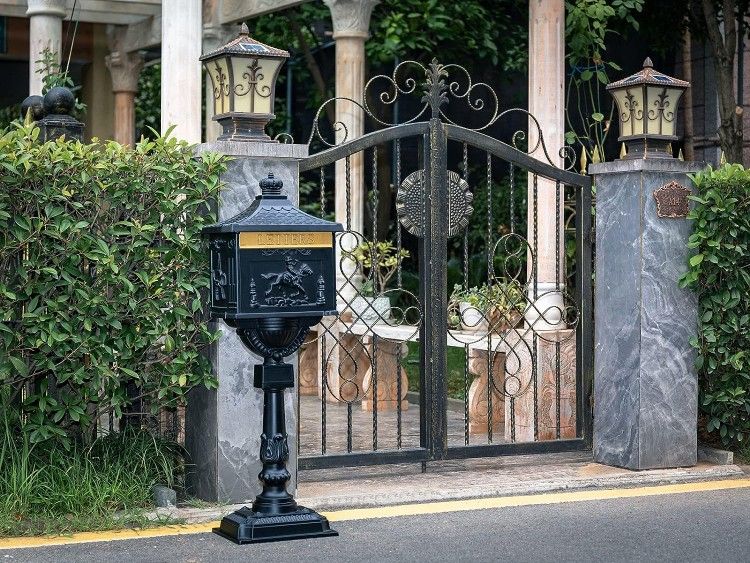 METAL Curbside Free Standing Mailbox - Post mounted mailbox