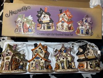 Vintage Light Up Haunted house set 89’