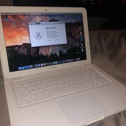 Macbook 13.3 Inch, Mid 2010