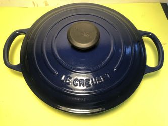 Le Creuset 4.5 Qt . Dutch Oven 