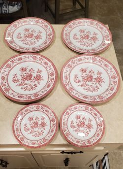 Churchill (Indian Tree) dishes. 4 dinner plates & 2 bread & butter plates