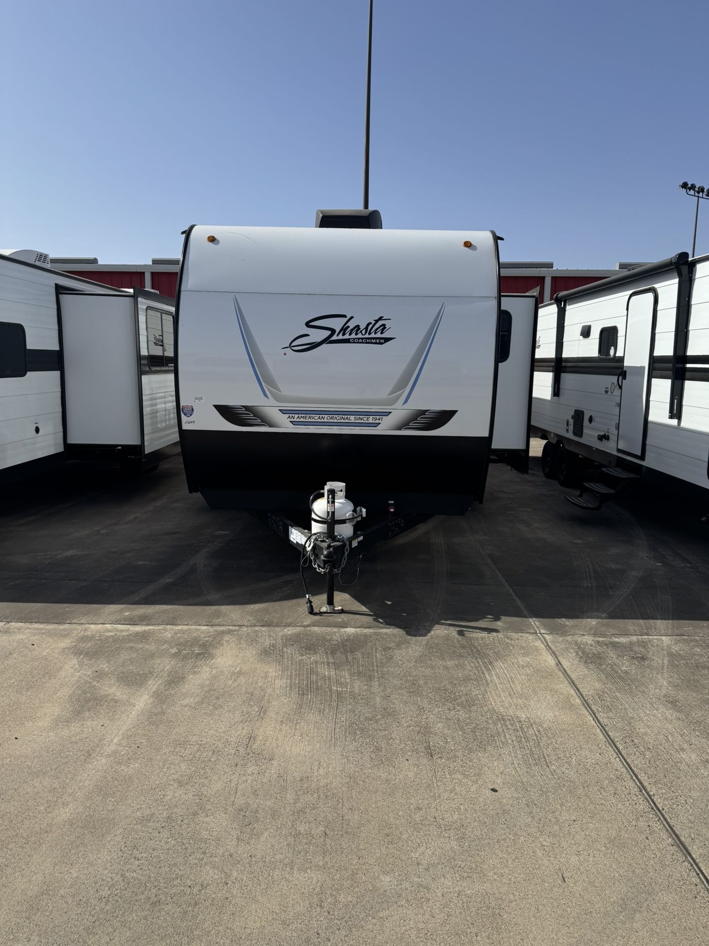 2025 Shasta 532 beds