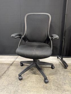 Contemporary Black Mesh Back Task Chair